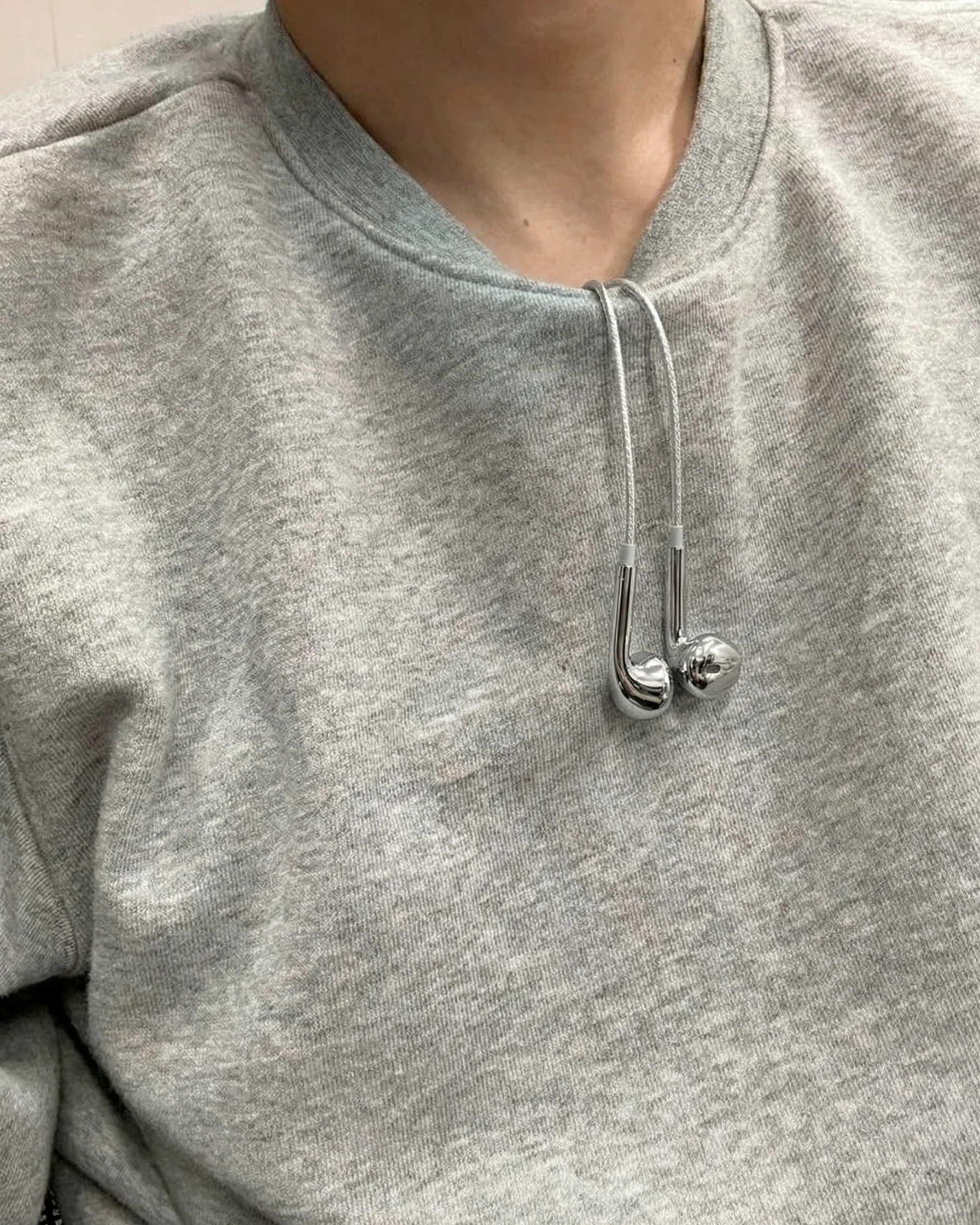 Chrome Finished Wired Earbuds - Image 5